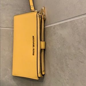 Michael Kors wristlet phone wallet